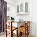 Marina View, Sunny One Bedroom Pyr Ξενοδοχείο με διαμερίσματα