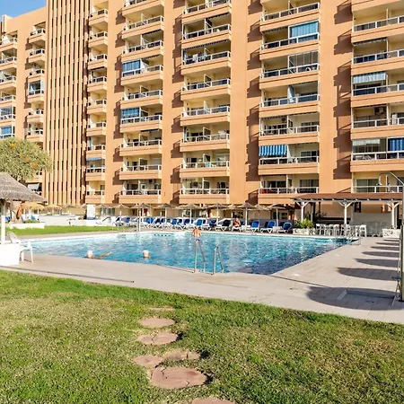 Marina View, Sunny One Bedroom Pyr Aparthotel