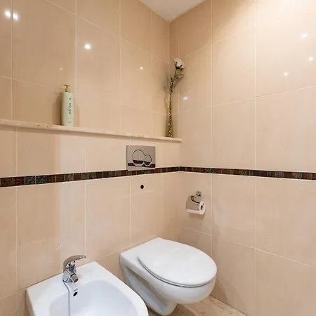 Aparthotel Marina View, Sunny One Bedroom Pyr *