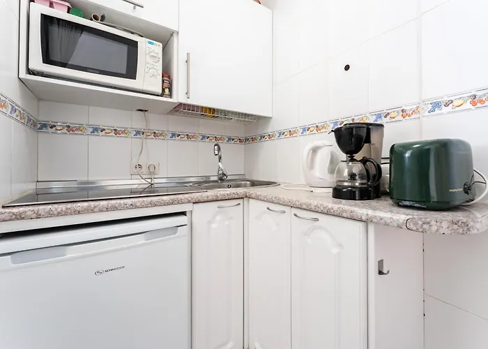 Marina View, Sunny One Bedroom Pyr 3*