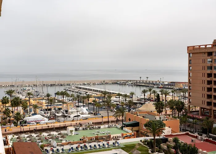 公寓式酒店 Marina View, Sunny One Bedroom Pyr 丰希罗拉