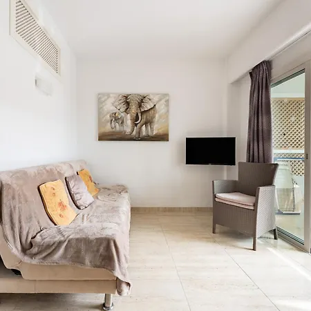 Marina View, Sunny One Bedroom Pyr 3* 丰希罗拉