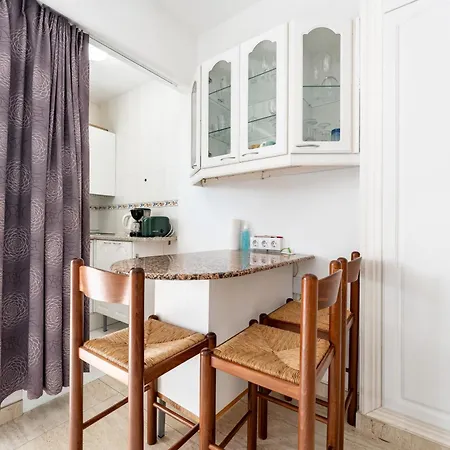 公寓式酒店 Marina View, Sunny One Bedroom Pyr 丰希罗拉