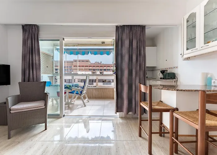 Apart Otel Marina View, Sunny One Bedroom Pyr 3*