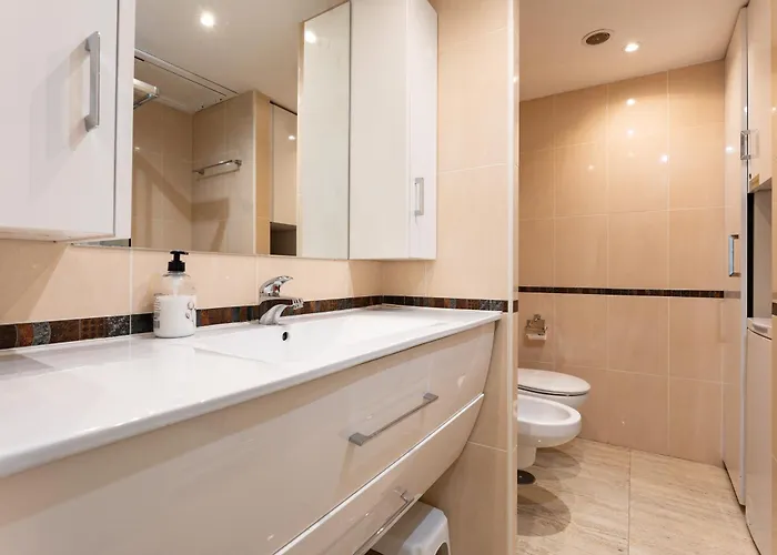 Marina View, Sunny One Bedroom Pyr Apart Otel 3*