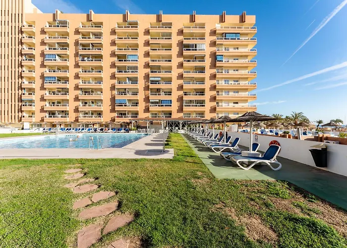 Apart Otel Marina View, Sunny One Bedroom Pyr