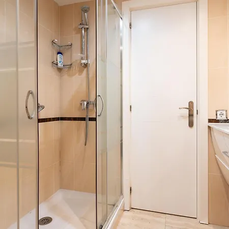 Lejlighedshotel Marina View, Sunny One Bedroom Pyr *