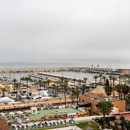 Marina View, Sunny One Bedroom Pyr 3* 丰希罗拉